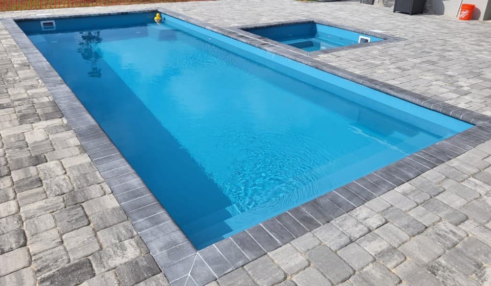 Aqua Rectangle 16 fiberglass pool